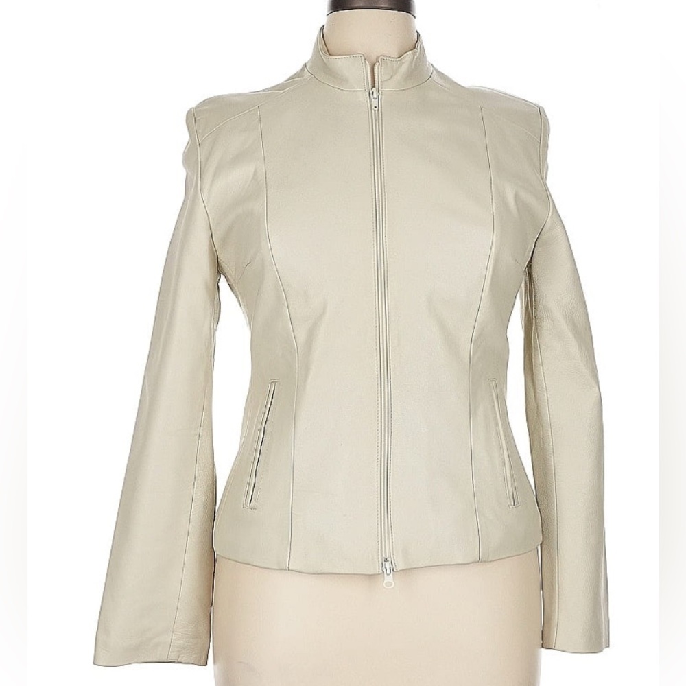 Mitici Anni 60 Cream Leather Jacket with Fitted Silhouette and Stand-Up Collar
